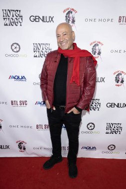 Mimar Sidney Mehrdady, 5 Şubat 2024 'te Hotel Ziggy, Los Angeles' ta Christine Peake 'in 