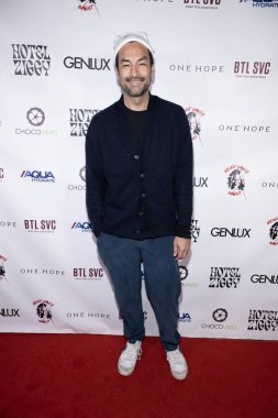 Aktör David Lee McInnis, 5 Şubat 2024 'te Hotel Ziggy, Los Angeles' ta Christine Peake 'in 