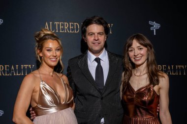 Aktris Krista Dane King, Aktör Charles Agron, Aktris Alyona Khmara, 17 Şubat 2024 Regal LA Live, Los Angeles, CA 'da 