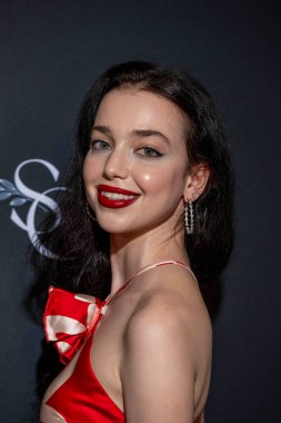 Aktris Oliviia Tcargush, 17 Şubat 2024 Regal LA Live, Los Angeles 'ta 