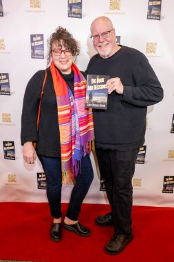 Sanatçı Tish Hicks, Tasarımcı Parker Bennett, Scott Michael Nathan 'ın 