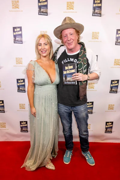 Yazar Tasha Reign, Yazar Scott Michael Nathan, Scott Michael Nathan 'ın 16 Şubat 2024' te Barnes and Noble at the Grove, Los Angeles, CA 'daki 