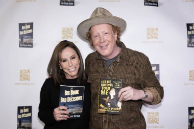 TV sunucusu / Yazarı Melissa Rivers, Yazar Scott Michael Nathan, Scott Michael Nathan 'ın 22 Şubat 2024' te Kitap Çorbası, Los Angeles, CA 'da 