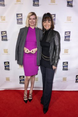 Aktris / Komedyen / Yazar Eugenia Kuzmina, Emmy Ödüllü Moda Stilisti Brenda Cooper, Scott Michael Nathan 'ın 22 Şubat 2024' te Book Soup, Los Angeles 'ta verdiği 