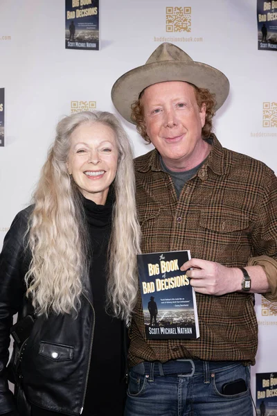 Aktris Frances Fisher, Yazar Scott Michael Nathan Kitap Çorbası 'na katıldı. Scott Michael Nathan' ın 22 Şubat 2024 'te Los Angeles, Los Angeles' ta 