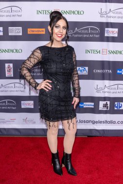 Kara ve Kahverengi Kâr Fırsatları 'nın kurucusu Vanessa Perez, Los Angeles Italia Film, Moda ve Sanat Festivali' nin 3 Mart 2024 'te TCL Çin Tiyatrosu, Los Angeles, CA' da açılış gecesine katıldı.