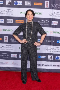 Komedyen Christine Peake, Los Angeles Italia Film, Moda ve Sanat Festivali 'nin 3 Mart 2024' te TCL Çin Tiyatrosu 'ndaki açılış gecesine katıldı.