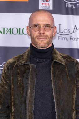 Aktör Oliver Trevena, Los Angeles Italia Film, Moda ve Sanat Festivali 'nin 3 Mart 2024 tarihli TCL Çin Tiyatrosu' ndaki açılış gecesine katıldı.