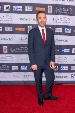 İtalyan Kültür Enstitüsü Müdürü Emanuele Amendola, TCL Çin Tiyatrosu 'nun açılış gecesi olan Los Angeles Italia Film, Moda ve Sanat Festivali 2024 Los Angeles 3 Mart 2024' te