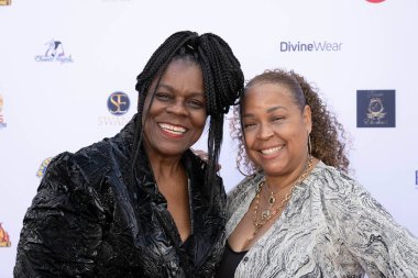 Balo Fuarı Sınırsız Fırtınalı Hava Bankaları 'nın kurucu tasarımcısı, Sınırsız Octavia Clayton' ın kurucularından Earvin Magic Johnson Park & Community Event Center, Los Angeles, CA, 9 Mart 2024