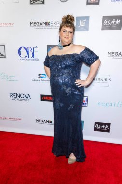 Aktris Kaitlyn August, Luxe Sunset Blvd Hotel, Los Angeles, CA, 10 Mart 2024 'te düzenlenen 2024 Yıllık Suzanne Delaurentiis Gala, Luncheon and Gifting Suite' a katılıyor.