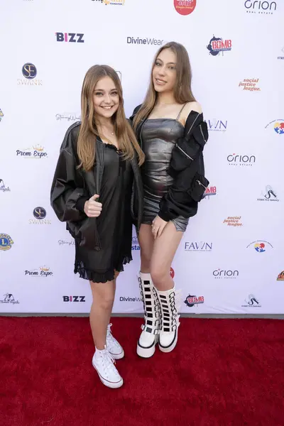 Influencer Aly Sloan Singer Anya Kay Attend 2024 Prom Expo — Stock Photo, Image