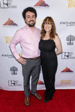 2. Yönetmen Yardımcısı Cutter White, Makyaj Bölümü Emily Mefford, 11 Mart 2024 'te AMC Burbank 16, Los Angeles, CA' da 