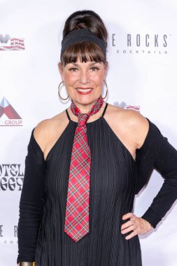 Emmy ödüllü stilisti Brenda Cooper, Christine Peake 'in 