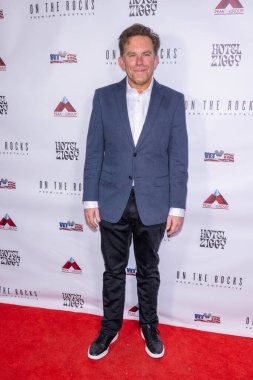 Medya Yöneticisi Joe Wehinger 1 Nisan 2024 'te Hotel Ziggy, Los Angeles' ta Christine Peake 'in 