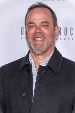 Komedyen Greg Baldwin, Christine Peake 'in 