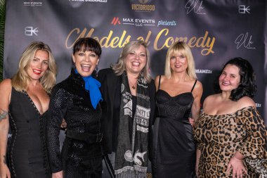 Marisa Sullivan, Christine Peake, Komedyen Leah Latini, Komedyen Eugenia Kuzmina, Komedyen Natalie Perlin Max Organizasyonları 'nda 