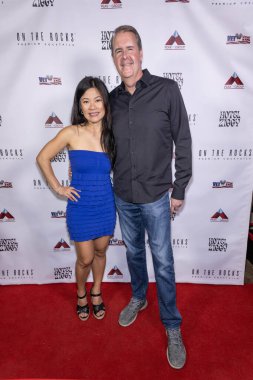 Çavuş Dennis Cook 'un CEO' su Christine Peake 'in 