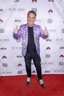 Müzisyen Barry, Christine Peake 'in 