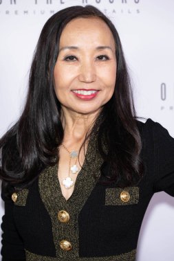 LuxSecondSnob Suzie Kim 'in sahibi Christine Peake' in 2024 Anma Günü Komedi Şovu 'na katılıyor. Ziggy, Los Angeles, CA, 27 Mayıs 2024