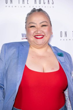 Komedyen Lin Sun, Christine Peake 'in 