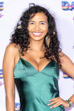 Şarkı yazarı Kristina Menissov, 14 Temmuz 2024 'te Şaban Tiyatrosu' nda 