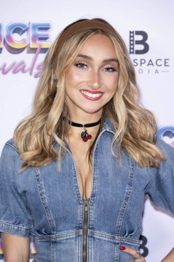 Nüfuzlu Mckenzi Brooke, 14 Temmuz 2024 'te Şaban Tiyatrosu' nda 