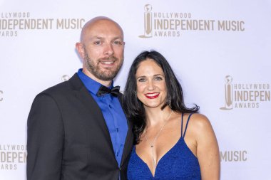 Şarkıcı Keri Edwards ve kocası Eric, 18 Temmuz 2024 'te AVALON Hollywood ve Bardot, Los Angeles, CA' da 2024 Hollywood Bağımsız Müzik Ödülleri 'ne katıldılar.
