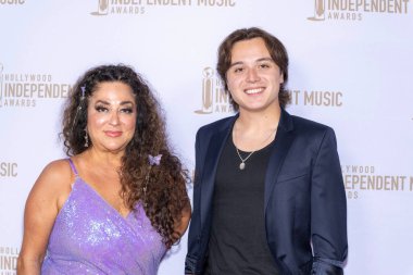 Superlight müzik ekibi Robin Sandoval, Spenser Day, 18 Temmuz 2024 'te AVALON Hollywood ve Bardot, Los Angeles' ta düzenlenen Hollywood Bağımsız Müzik Ödülleri 'ne katıldı.