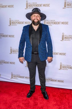 Andrew Moore ve Hooch grubu AVALON Hollywood ve Bardot, Los Angeles, CA, 18 Temmuz 2024 'te 2024 Hollywood Bağımsız Müzik Ödülleri' ne katılmıştır.