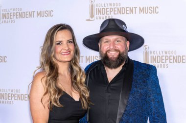 Andrew Moore ve Hooch grubu AVALON Hollywood ve Bardot, Los Angeles, CA, 18 Temmuz 2024 'te 2024 Hollywood Bağımsız Müzik Ödülleri' ne katılmıştır.