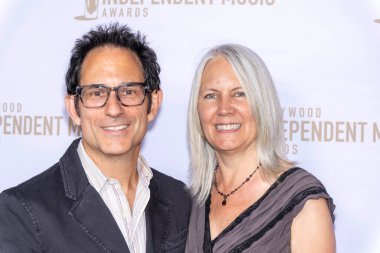 Müzisyen Jim Vitale ve Yazar Kim Fay, 18 Temmuz 2024 'te AVALON Hollywood ve Bardot, Los Angeles' ta düzenlenen Hollywood Bağımsız Müzik Ödülleri 'ne katıldılar.