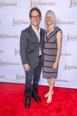 Müzisyen Jim Vitale ve Yazar Kim Fay, 18 Temmuz 2024 'te AVALON Hollywood ve Bardot, Los Angeles' ta düzenlenen Hollywood Bağımsız Müzik Ödülleri 'ne katıldılar.