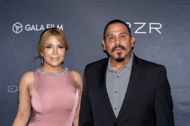 Aktör Emilio Rivera ve eşi Yadi Valerio, Neuehouse Hollywood, Los Angeles, CA, 1 Ağustos 2024 'te 2024 Primetime Emmy Aday Serisi 