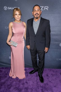 Aktör Emilio Rivera ve eşi Yadi Valerio, Neuehouse Hollywood, Los Angeles, CA, 1 Ağustos 2024 'te 2024 Primetime Emmy Aday Serisi 