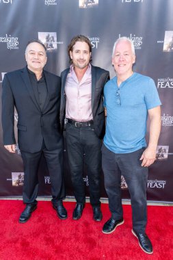 Yapımcı, Aktör Lou D 'Amato, Yazar, Aktör, Yapımcı Guile Branco, Yazar Arthur McClen, Los Angeles' taki The Lumiere Music Hall Theater, Los Angeles, CA, 8 Ağustos 2024