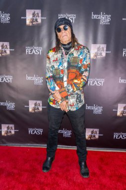 Grammy ödüllü yapımcı Wayne Jobson, 8 Ağustos 2024 'te Los Angeles Music Hall Theater' da Kırılan Cam Resimler 'a Los Angeles Festivali' ne katıldı.