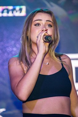 Şarkıcı Mila Nabours 28 Ağustos 2024 'te Club Bahia, Los Angeles' taki ADIL C 'Aura' Los Angeles Tour and Music Release Party 'de sahne aldı.