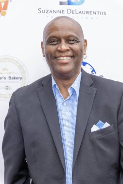 R ve B Tarihçisi Tyrone DuBose, 15 Eylül 2024 'te Lucy' nin Kuaför Salonu 'nda Suzanne DeLaurentiis' in 76.