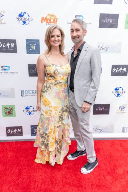 Kocası olan oyuncu Savannah Ward, 15 Eylül 2024 'te Lucy' nin Kuaför Salonu 'nda Suzanne DeLaurentiis' in 76. Emmy Ödülleri Hediye Salonu 'na katıldı.