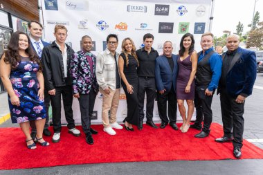 The Christmas Chain kadrosu, 15 Eylül 2024 'te Lucy' nin Kuaför Salonu 'nda Suzanne DeLaurentiis 76. Emmy Ödülleri Hediye Salonu' na katılıyor.