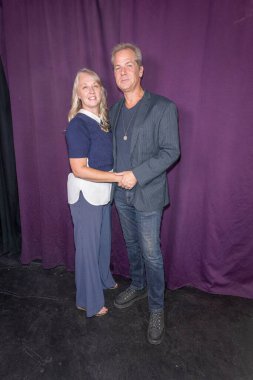 Yazar / Yönetmen Jennifer Taylor, Stüdyo sahibi Alex Taylor The Taylor Acting Studio, Burbank, CA, 20 Eylül 2024 'te 