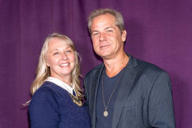 Yazar / Yönetmen Jennifer Taylor, Stüdyo sahibi Alex Taylor The Taylor Acting Studio, Burbank, CA, 20 Eylül 2024 'te 