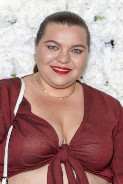 Aktris / Manken Victoria Pousada, Lily Brooks O 'Briant' ın Ovation Hollywood, Los Angeles, CA, 26 Eylül 2024 'teki EP Sürüm partisine katıldı.