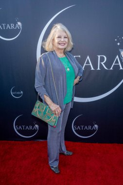 Aktris Kathy Garver, 30 Eylül 2024 'te SATARA-House of Mystical Wellness, Los Angeles' taki SATARA Wellness resmi açılış törenine katıldı.