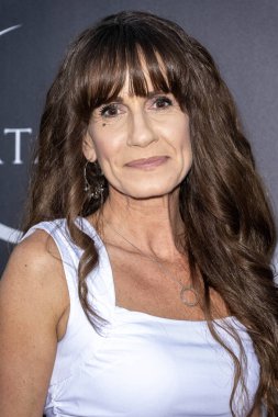 Sebzeci Theresa Ranftl, SATARA Wellness 'in SATARA-House of Mystical Wellness, Los Angeles, CA, 30 Eylül 2024' teki açılış törenine katıldı.