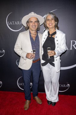 Nitro Mariano Roson 'un CEO' su ve eşi Erika SATARA Wellness resmi SATARA-House of Mystical Wellness, Los Angeles, CA, 30 Eylül 2024