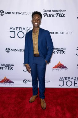 Aktör Malik Eli TCL Çin Tiyatrosu, Los Angeles, CA, 1 Ekim 2024 'te AVERAGE Joe' nun dünya prömiyerine katıldı.