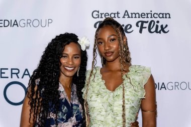 Oyuncu Almanya Kent, Aktris Raven Keiara, AVERAGE Joe 'nun 1 Ekim 2024' te TCL Çin Tiyatrosu 'ndaki Dünya prömiyerine katıldı.