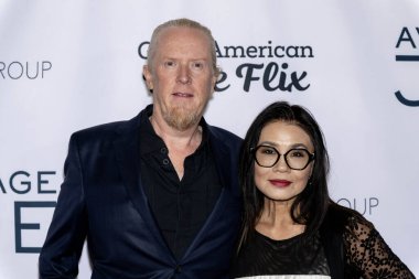 3 kez Akademi Ödülü kazanan Paul N. J. Ottosson ve müzisyen Karen Han, 1 Ekim 2024 'te TCL Çin Tiyatrosu' ndaki AVERAGE Joe 'nun Dünya prömiyerine katıldılar.